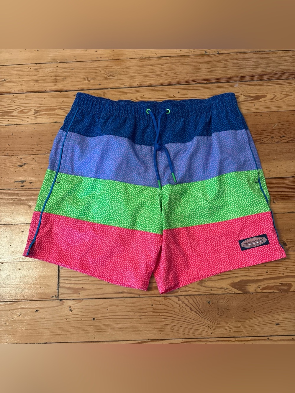 Vineyard Vines Chappy Swim Trunks Lined Shorts Neon Colorblock Mens Small S NWOT